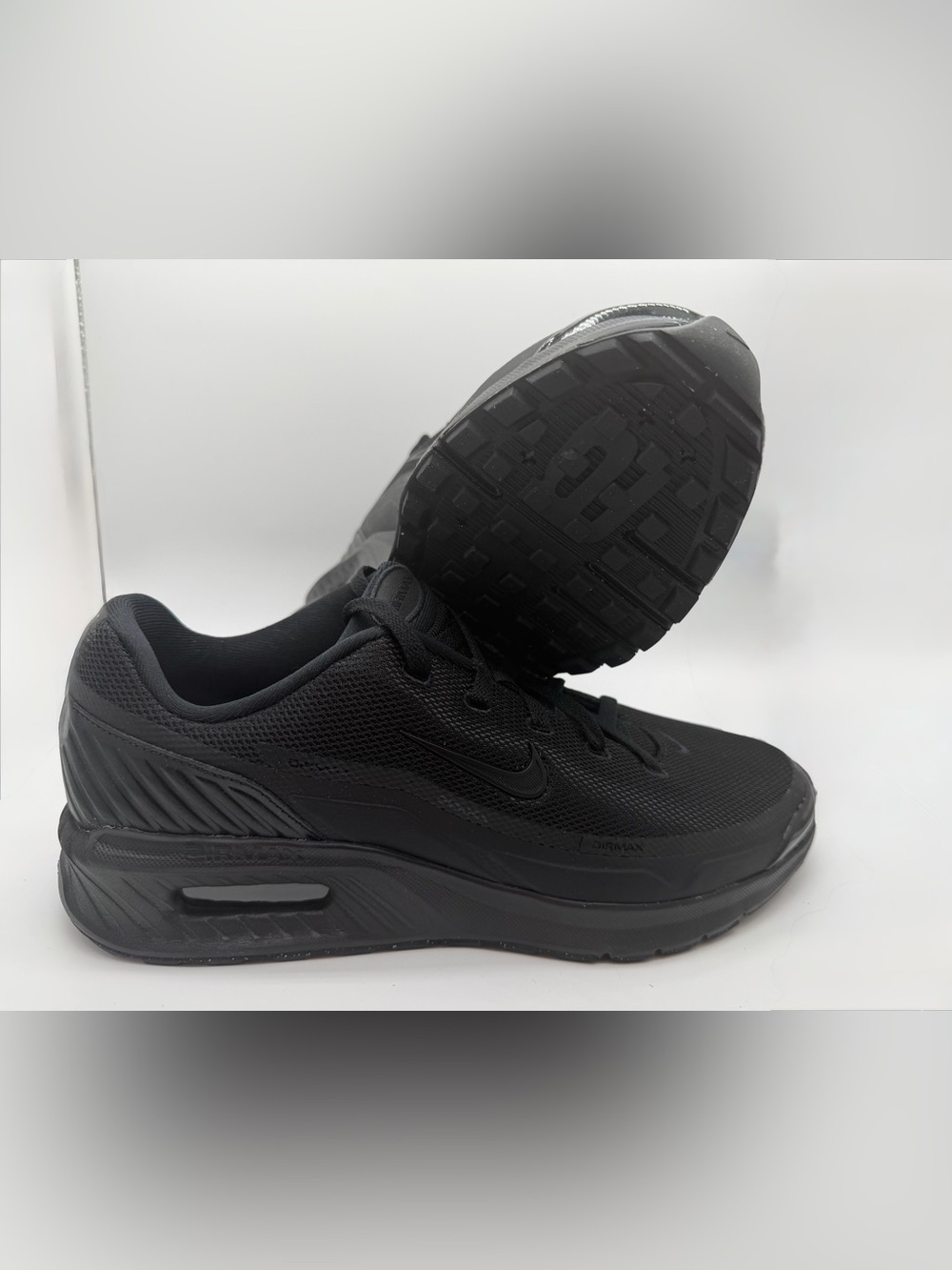 NEW!!!  Nike Air Max Bia Men’s Black on Black Low-Top Air-Cushioned Sneakers